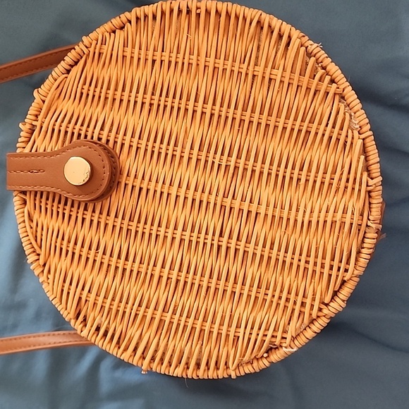 Natural Woven Crossbody Bag. Round Shape. - Picture 2 of 5